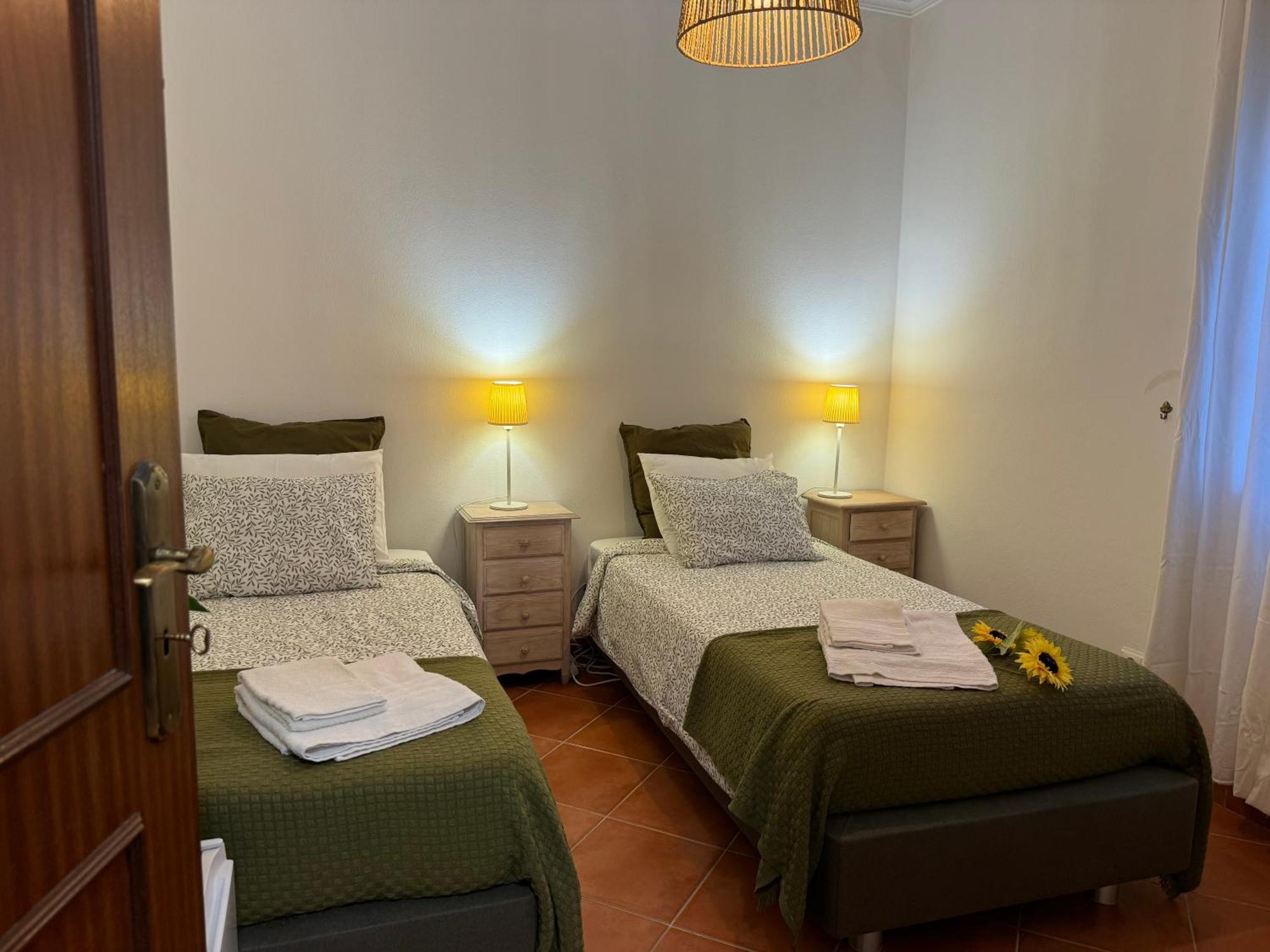Quarto Duplo Com Terraco E Casa De Banho Privativa - Em Casa De Praia Em Almograve - Trilho Dos Pescadores Odemira Luaran gambar