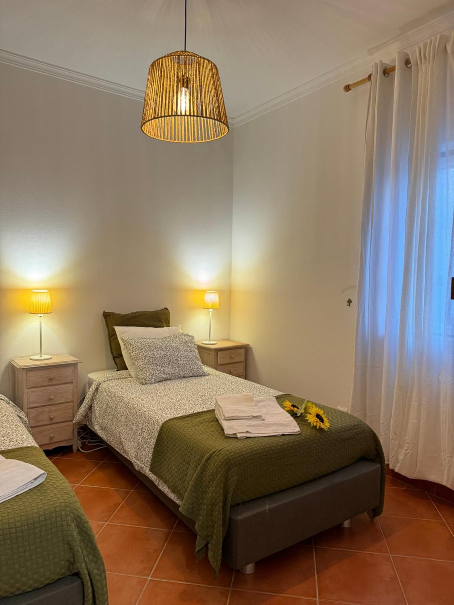 Quarto Duplo Com Terraco E Casa De Banho Privativa - Em Casa De Praia Em Almograve - Trilho Dos Pescadores Odemira Luaran gambar