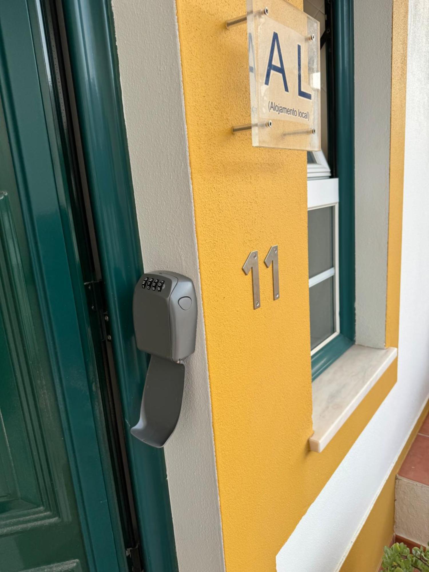 Quarto Duplo Com Terraco E Casa De Banho Privativa - Em Casa De Praia Em Almograve - Trilho Dos Pescadores Odemira Luaran gambar